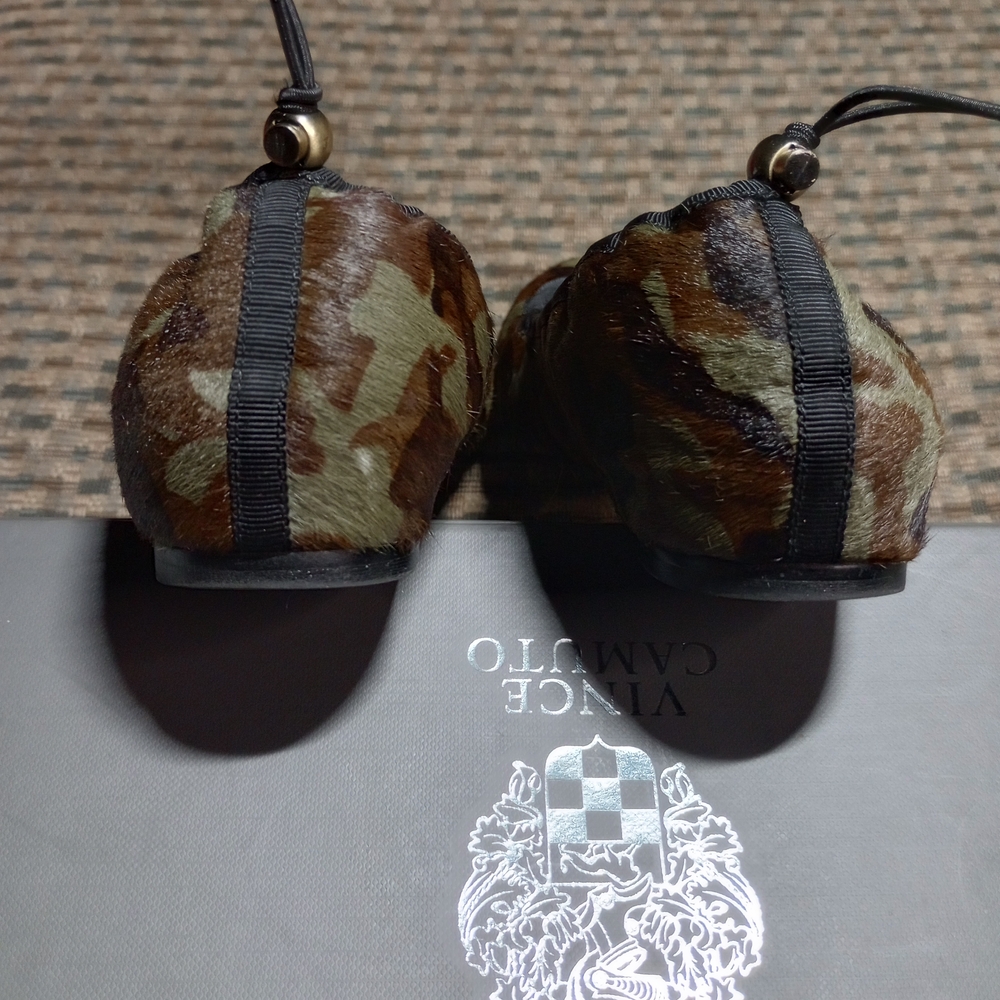 Vince Camuto Green and Brown Camouflage Flats - Picture 2 of 12